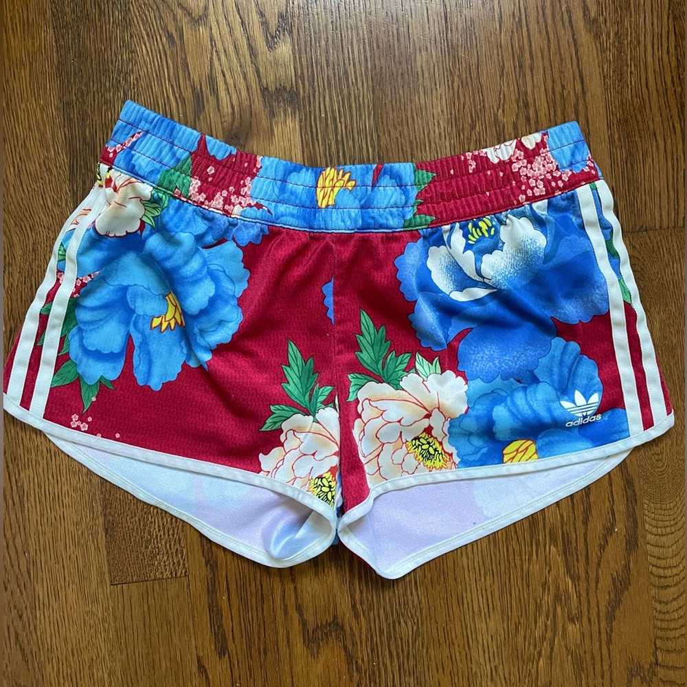 Medium, Adidas red floral shorts